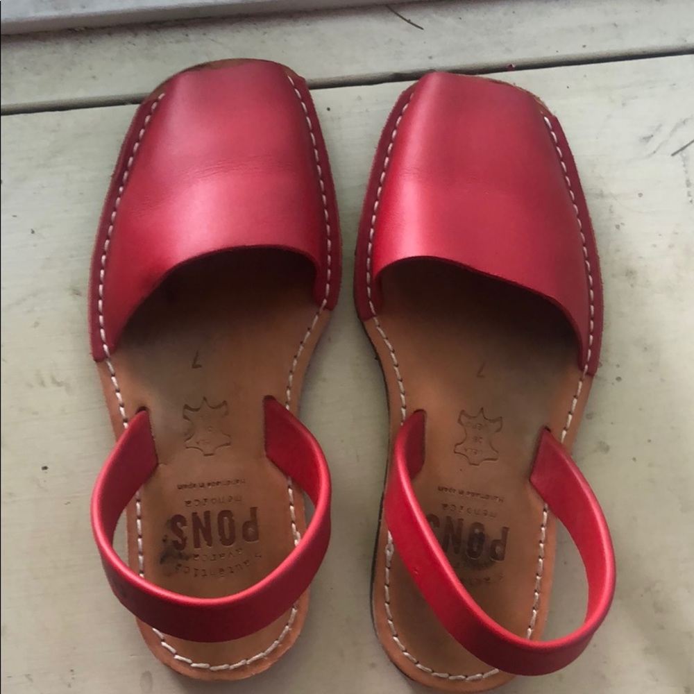 Avarca red shoes